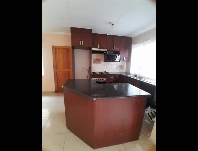 3 BEDROOM HOUSE FOR SALE IN NKWE COUNTRY ESTATE